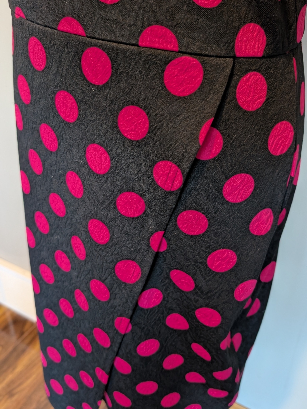 Suzy Shier Black Dress with Bright Pink Polka Dots - Picture 3 of 9